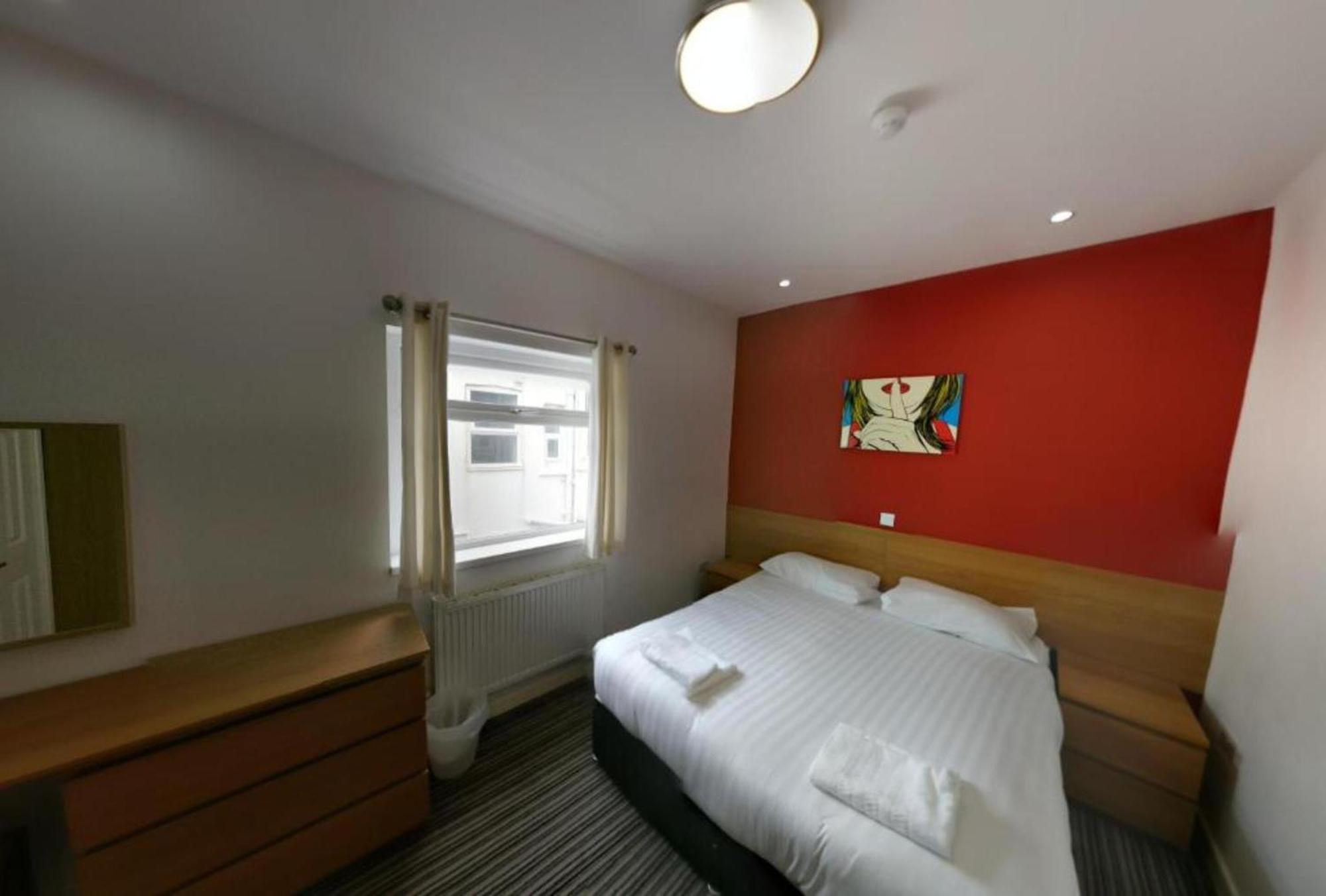 Oyo Wave Crest Hotel Блекпул Екстериор снимка