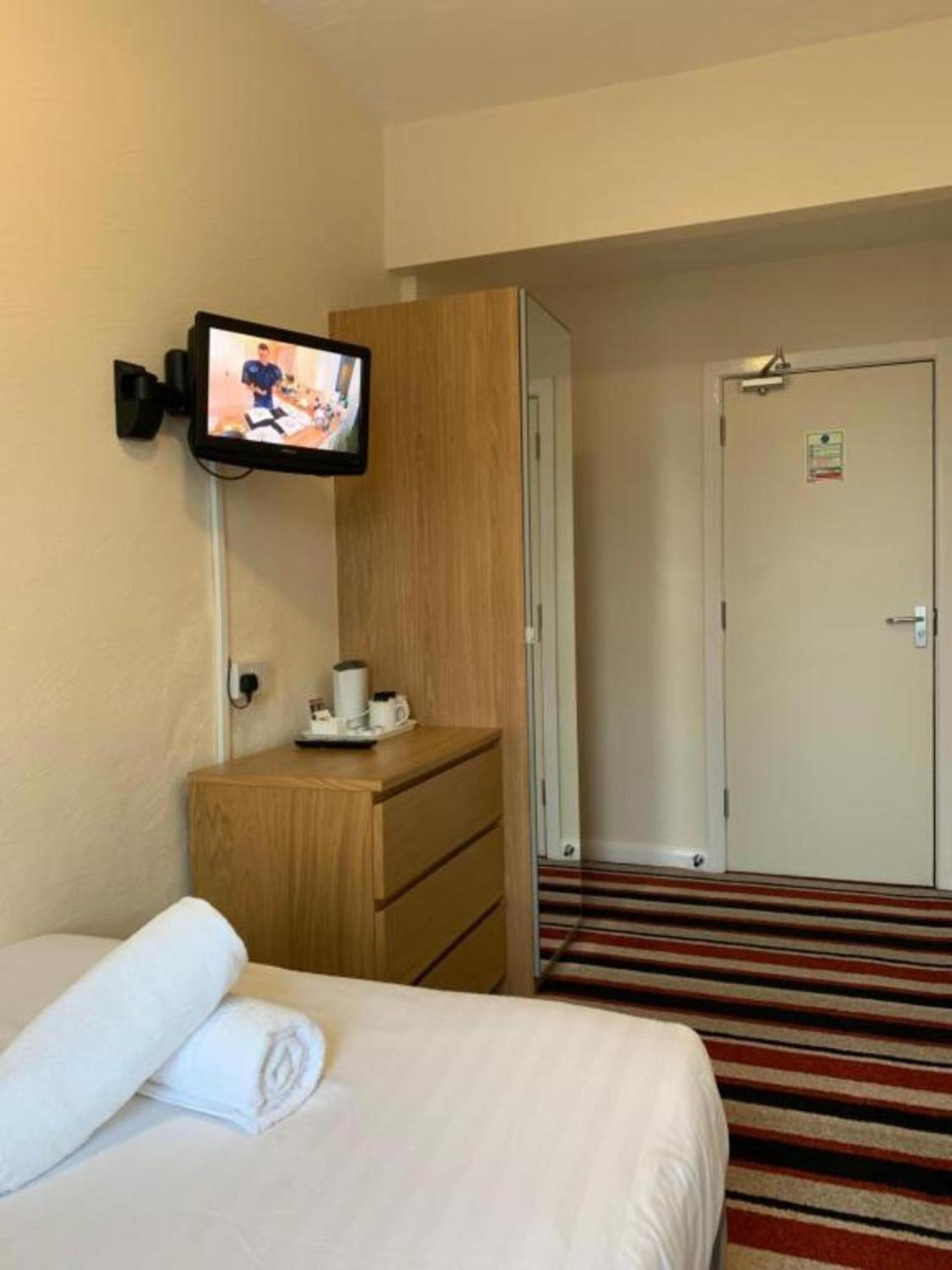 Oyo Wave Crest Hotel Блекпул Екстериор снимка